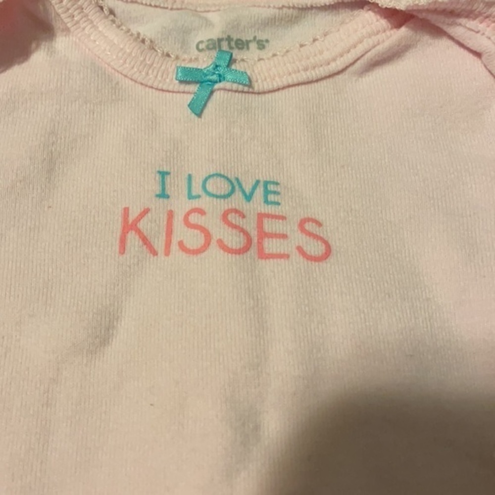 I love kisses onesie 078 - Picture 3 of 4